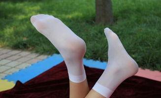 同学的丝袜故事,一段校园里的浪漫邂逅