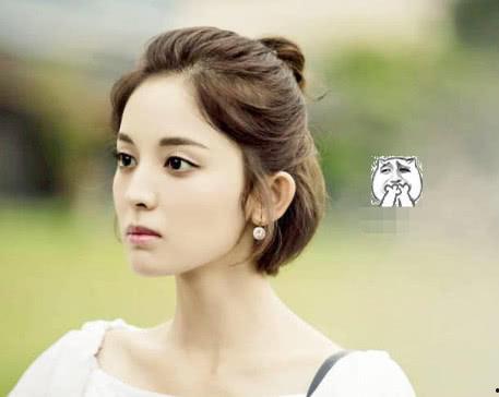 短发丝袜迅雷链接,独家迅雷下载链接，带你领略时尚魅力